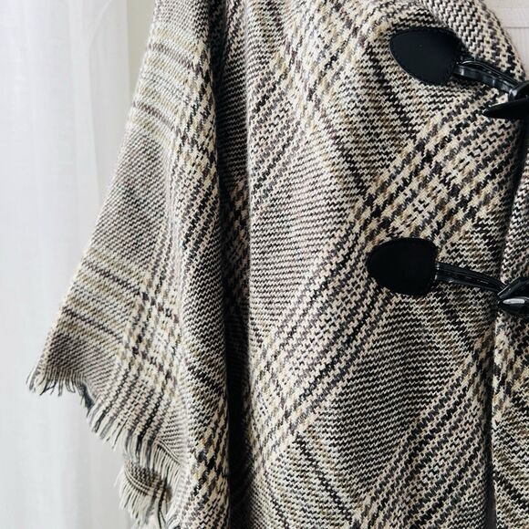 Modena Gray Plaid Classy Cozy Poncho with Toggle Closures - One Size - Picture 3 of 7